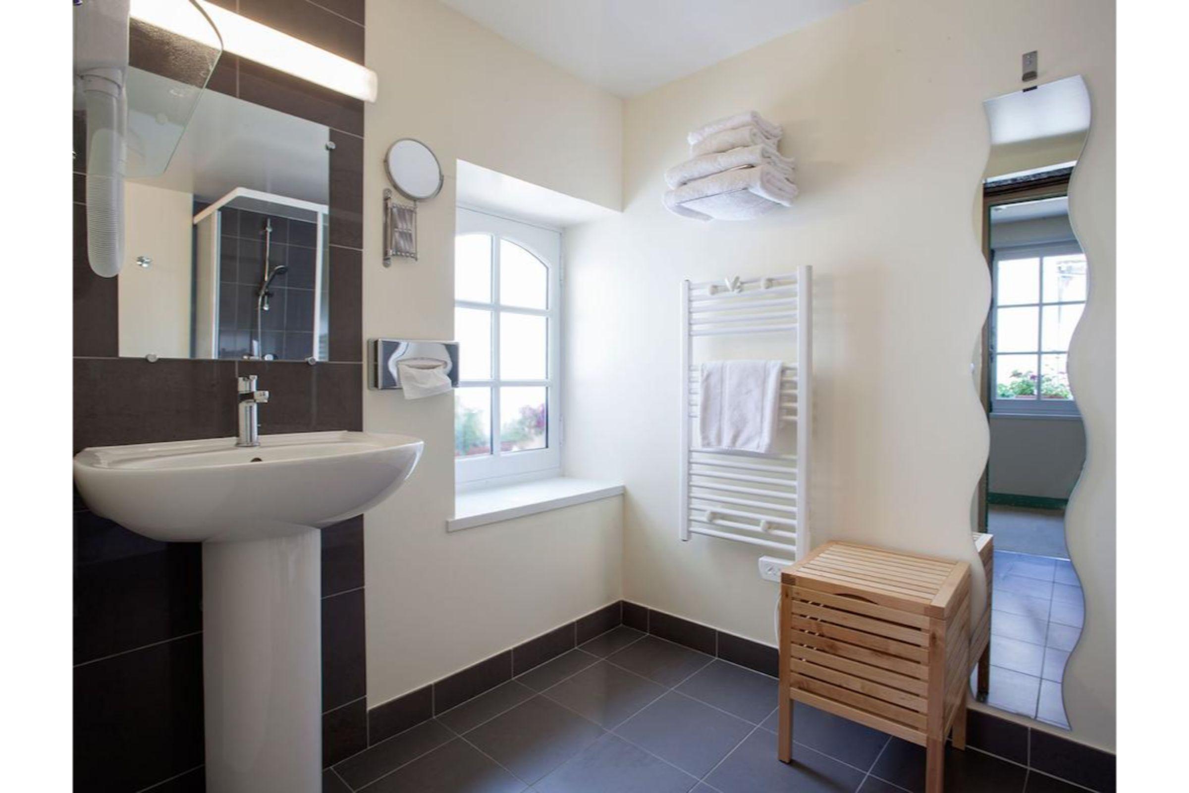 Logis Restaurant Le Puits Dore 3*