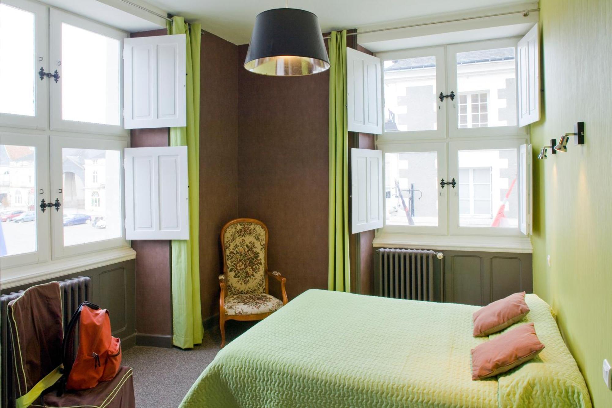 Logis Restaurant Le Puits Dore Hotel